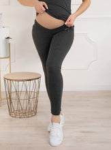 Lade das Bild in den Galerie-Viewer, Umstandsleggings Formommy®️ | Grau