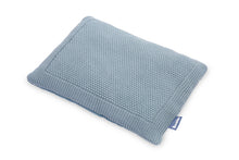 Lade das Bild in den Galerie-Viewer, SET ODEJA IN VZGLAVNIK KNITTED MUSLIN | MODRA
