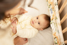 Lade das Bild in den Galerie-Viewer, Obroba za posteljico Sensillo®️ | Floral