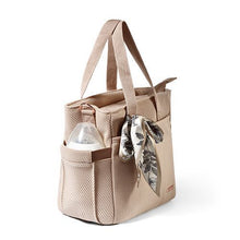 Naložite sliko v pregledovalnik galerije, Previjalna torba Carmen BABYONO®️ | Bež