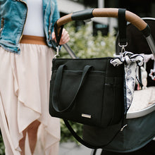 Naložite sliko v pregledovalnik galerije, Previjalna torba Carmen BABYONO®️ | Črna