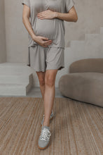 Lade das Bild in den Galerie-Viewer, Umstandsshorts Mocha | Beige