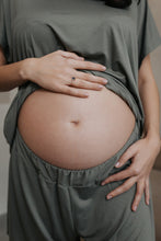 Lade das Bild in den Galerie-Viewer, Umstandsshorts Mocha | Oliv