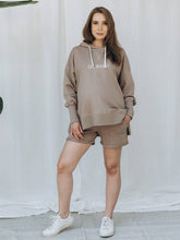 Lade das Bild in den Galerie-Viewer, Umstandsshorts Latte Mama | Under Belly