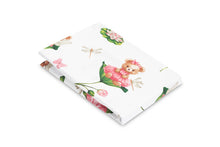 Lade das Bild in den Galerie-Viewer, TISKANA RJUHA Z MEDVEDJIM VZORCEM V CVETJU 60 X 120 CM