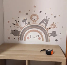 Naložite sliko v pregledovalnik galerije, Stenska nalepka Mavrica in živali
