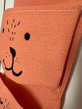 Naložite sliko v pregledovalnik galerije, Viseči organizator Orange Teddy
