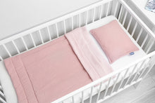 Lade das Bild in den Galerie-Viewer, SET ODEJA IN VZGLAVNIK KNITTED MUSLIN | PINK
