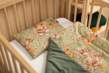 Prenesite sliku u preglednik galerije, SET BARŠUNASTOG DEKE I JASTUČNICE | ZELENA
