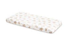 Lade das Bild in den Galerie-Viewer, SENSILLO-BETTLAKEN 60 x 120 cm | REGENBOGEN-TEDDY
