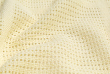 Naložite sliko v pregledovalnik galerije, PLETENA ODEJICA MOLLY |  NARAVNA
