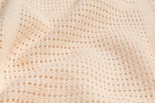 Naložite sliko v pregledovalnik galerije, PLETENA ODEJICA MOLLY |  ROZA
