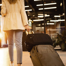 Lade das Bild in den Galerie-Viewer, BABYONO®️ Reise-Wickeltasche | Schwarz
