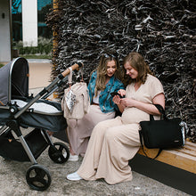 Prenesite sliku u preglednik galerije, Torba za previjanje Carmen BABYONO®️ - Crna
