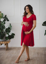 Prenesite sliku u preglednik galerije, Trudnička haljina Mommy Chic - Karmin
